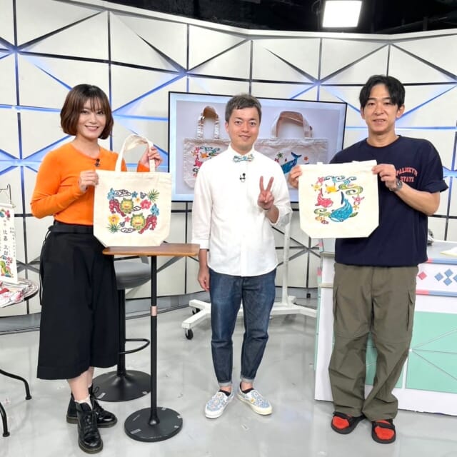 ＼今日のCATCHY／

SOLENA👍コーナーのゲストは、「城紅型染工房」の山城さん！✨
54年前の創業当初から、「暮らしの中に紅型を」をテーマに紅型を使った商品を製作しているとのこと🌈
また、夏休みの自由研究にもぴったりの紅型染め体験を実施中！『CATCHYを見た』と伝えると10%OFFになるそうです♬
ご予約は「城紅型染工房」のお電話・ホームページ・公式LINEから✔

ビッグワンと西自動車のコラボキャンペーンを、ビッグワンのいしみね店長と西自動車商会の宮城さんがPRしてくれました！✨
西自動車の「スーパー乗るだけセット」でご契約の方に
特典①ビックワンの商品券２万円分
特典②カーナビやドライブレコーダーなどのディーラーオプション３万円分
をプレゼント❣
この機会に西自動車へ足を運んでみてはいかがでしょうか!?🚗

見逃し配信サイト
「Quebee/キュエビー」からも見ることができますよ〜📱💯
みなさんチェックしてみてくださいね！🔍

CATCHYは月～金曜16:15～生放送！ぜひ見てね👀

･････････････････････････････････････････
『今より“ちょっとだけ”よくなる』情報をお届け
あなたの生活により添った、
手が届きそうなシアワセ、情報、知しきを
@cathy.qab
･････････････････････････････････････････

#okinawa #qab #沖縄 #catchy
#視聴者プレゼント #ネオパークオキナワ #カピバラ #ぬいぐるみ #城紅型染工房 #紅型 #ビッグワン #西自動車商会 #スーパー乗るだけセット