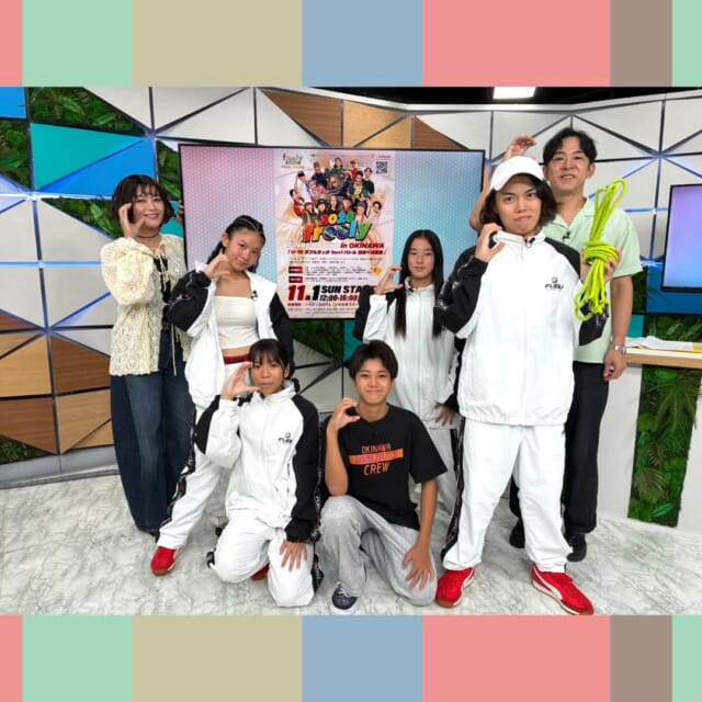 ＼今日のCATCHY／

SOLENA👍コーナーのゲストは、ダブルダッチ1on1 沖縄代表チームのみなさん！✨
11月1日㈰に、糸満市のくくる糸満にて
ダブルダッチ1on1バトルの全国大会「freely 2026 FINAL ROUND」が開催🎉
全国の舞台に出場するみなさんに、スタジオでとっておきの技を披露してもらいました～！

◇
#イマココlive は「THE TACORICE HOUSEうるま恩納村店」へ📹
こちらは“タコライスと笑顔のお店”ということで、笑顔になれる絶品タコライスとタコス🌮専門店✨
店長と副店長の伊波さんご夫婦に、おすすめメニューを紹介してもらいました!😋

◇
「DiDi かんたん配車」について、DiDiモビリティジャパンから
九州沖縄営業の後藤さんに詳しくお聞きしました🎤
ホテルや飲食店などの施設から、簡単にタクシーを呼ぶことができる便利なサービスとは!?🚕

見逃し配信サイト
「Quebee/キュエビー」「QAB公式YouTube」からも見ることができますよ〜📱💯
みなさんチェックしてみてくださいね！🔍

CATCHYは月～金曜16:15～生放送！ぜひ見てね👀

･････････････････････････････････････････
『今より“ちょっとだけ”よくなる』情報をお届け
あなたの生活により添った、
手が届きそうなシアワセ、情報、知しきを
@cathy.qab
･････････････････････････････････････････

#okinawa #qab #沖縄 #catchy