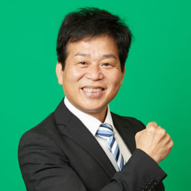 デスク 棚原勝也