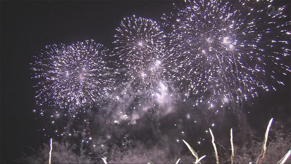 琉球海炎祭　夜空彩る１万発の花火