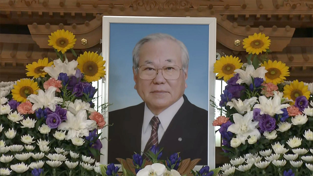 宮城篤実前嘉手納町長告別式
