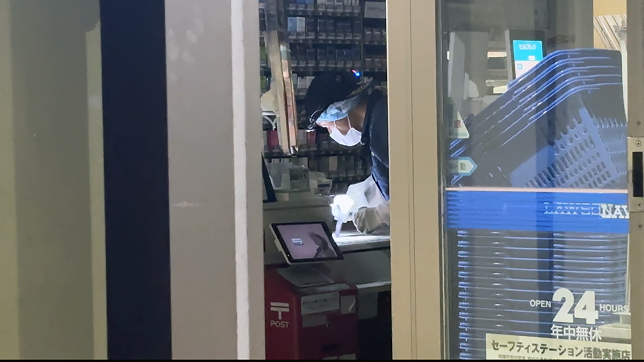 読谷村のコンビニで強盗事件/容疑者とみられる男を任意同行