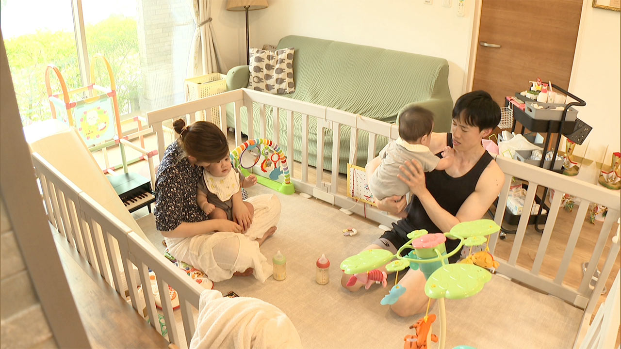 双子の家族に密着取材　子育て支援の必要性