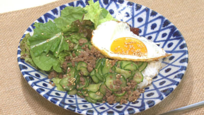 韓国風！キュウリとひき肉のおかず