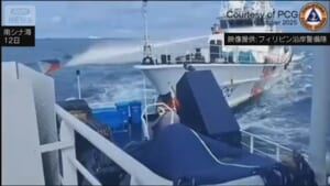 中国船とフィリピン船が衝突 双方非難　領有権めぐり緊張続く南シナ海で再び
