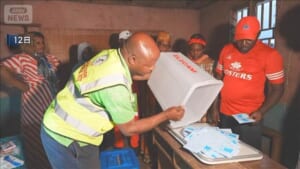 カメルーン大統領選　開票作業続く中　野党候補が勝利宣言　92歳ビヤ大統領に退陣要求