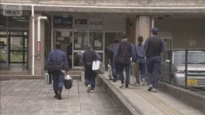 集合住宅で女性殺害　犯人逃走　頭部には鋭利なもので複数の傷　広島