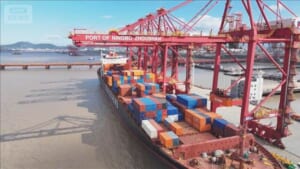 中国から欧州へ　北極海航路で初輸送　「氷のシルクロード」で時間を大幅短縮