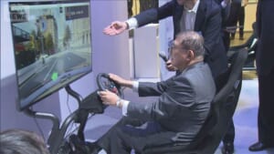 石破総理「AI政策引き継いで」　国内最大級の先端技術の展示会を視察