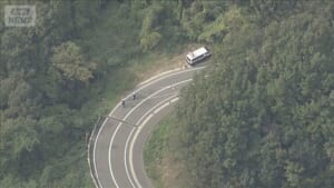 10代3人乗った車　斜面に転落　1人が意識不明の重体　広島・福山市