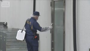 防衛省のエレベーターで事故　ターレごと突っ込み転落か