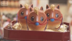 来年は「午」年　「干支だるま」作りが最盛期