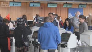 米政府機関閉鎖“最長更新” 続くなら「航空便10％削減」トランプ政権