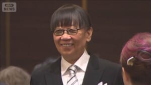 秋の叙勲の伝達式　“ドラクエ”堀井さんらに旭日小綬章