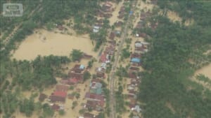 インドネシア豪雨死者600人超　救助活動難航