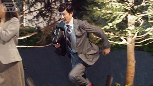 堺雅人、圧巻のパフォーマンス！30年ぶり全力疾走で見せた51歳のプロ根性【芸能動画】