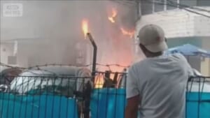 インドネシアの日系企業入るビルで火災 22人死亡　バッテリーが発火か