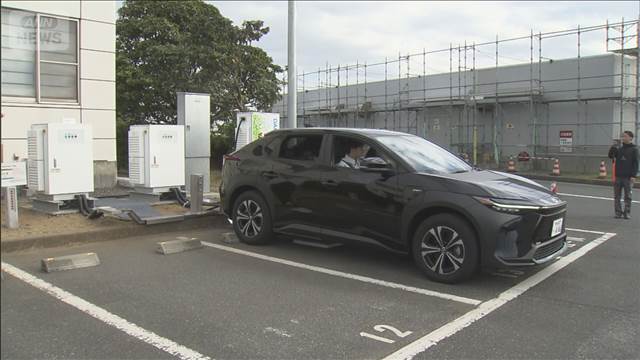 道路から停車中のEVにワイヤレス充電　再来年は“走行中”実験も