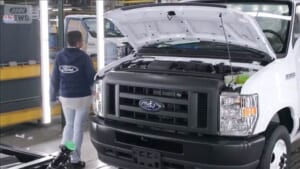 フォード、EV事業縮小で3兆円計上　トランプ政権による補助金廃止で需要減ると判断