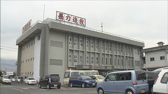 警察官殴った疑いで男逮捕　ひき逃げ車両に似た車に乗車