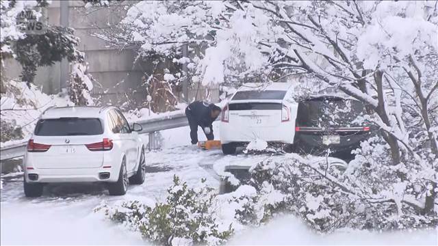 山陽道 最大23キロ渋滞　雪の影響で立ち往生