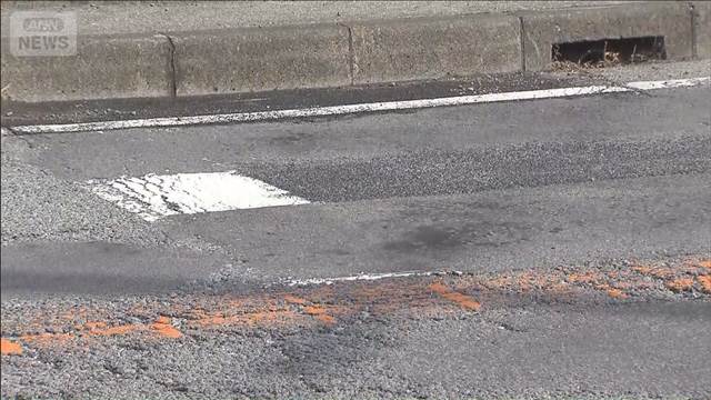 山梨・甲州市　トラックと歩行者の事故  男性が意識不明で搬送