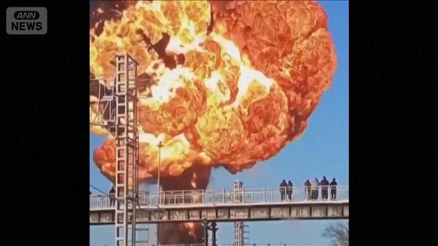 “燃料”を積載　貨物列車が脱線し炎上　ロシア