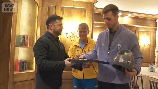 ゼレンスキー氏が失格選手と面会　五輪で“追悼ヘルメット”着用しようとし失格