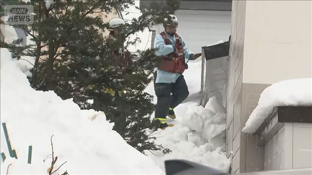 落雪に巻き込まれ3人埋もれたか 60代男性意識不明　札幌市