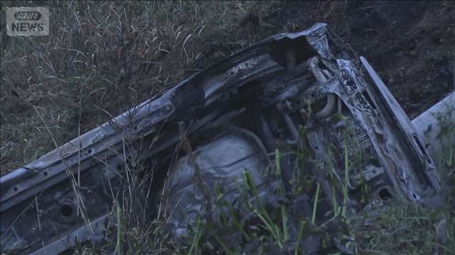 事故で車炎上 性別不明1人の遺体見つかる　電柱に衝突後 土手に転落か　福岡・宗像市
