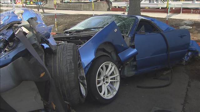 東北道で事故 乗用車が中央分離帯に衝突　2人死亡