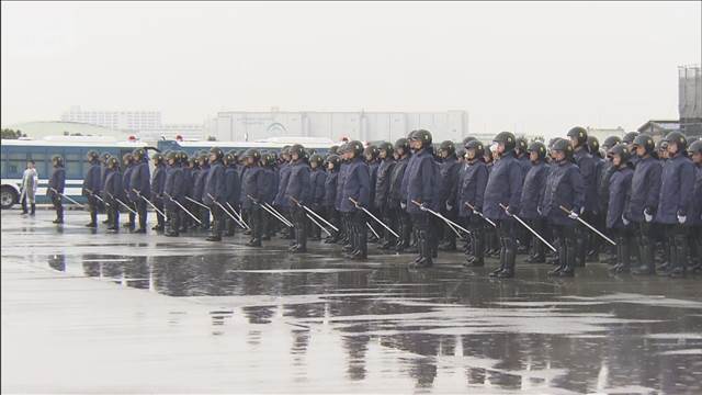 新隊員ら360人が合同訓練　警視庁　デモ隊暴徒化など想定　制圧訓練