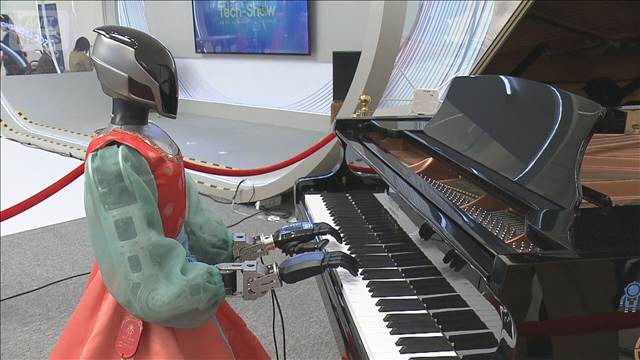 中国・ロボット開発会社トップ「大規模な実用化元年になる」高齢者施設で導入も