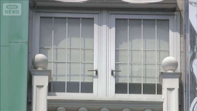 ネットカフェ「個室から異臭」　赤ちゃんの遺体捨てたか　女逮捕