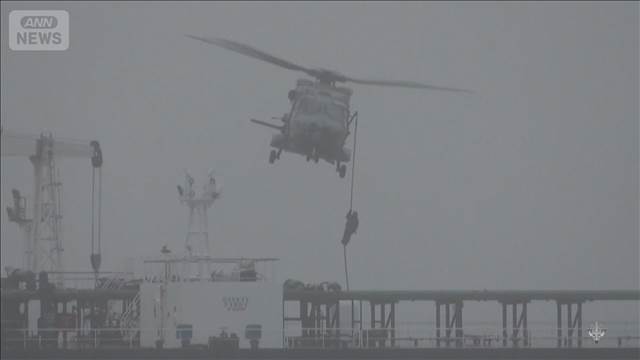 仏海軍　ロシア出航のタンカー拿捕　マクロン氏「戦費支える船の航行受け入れられず」