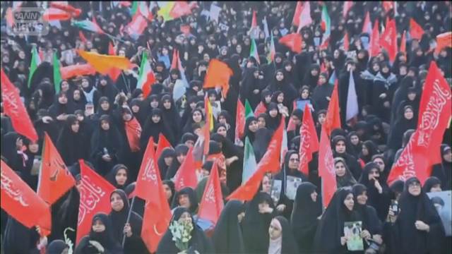 イランの前最高指導者・ハメネイ師の国葬始まる　最大規模2000万人参列か