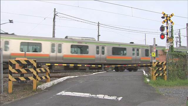 非常ボタン押し列車遅らせたか　逮捕の男「掛け持ちのバイトにイライラ」