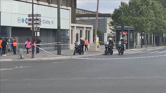 パリ路上で“両手に刃物男”が妊婦含む女性3人を襲撃 拘束時「アッラーに命じられた」