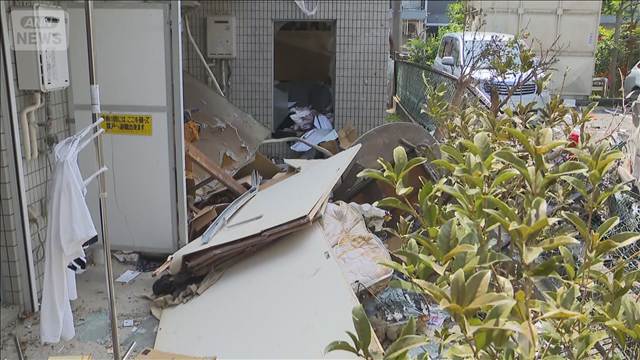 マンションで爆発　2人重軽傷　「何が起きたのか」10棟被害