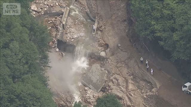 土石流で約390人が一時孤立　仮設の橋で登山者ら通行可能に 長野・安曇野市