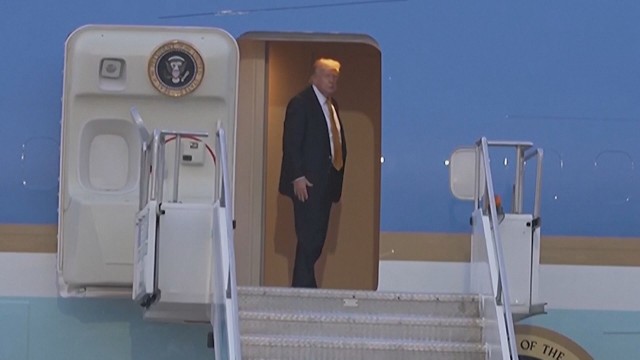 トランプ大統領　イランの暗殺恐れ発表と違う飛行機に乗り換えか