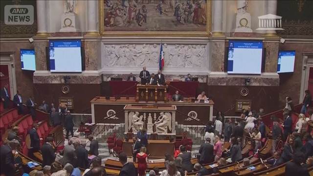 仏 15歳未満SNS禁止法案「違憲」　表現の自由「過度な侵害」　9月施行が不可能に