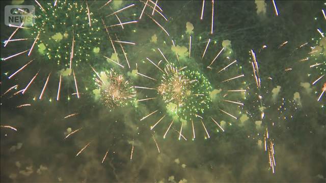 山形　花火大会で観客3人けが　破片が当たったか