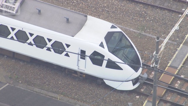 東武鉄道の特急列車と作業員4人が接触　4人とも呼び掛けに応じず　栃木県警
