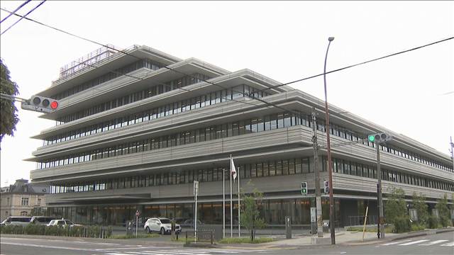 劇物入りマフィン食べさせ…　殺人未遂容疑で46歳女逮捕