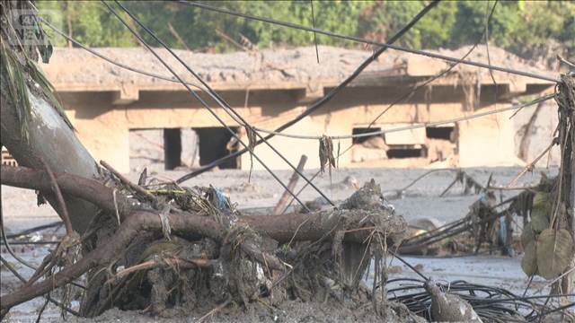 ネパール土石流　579人死亡 1900人超行方不明　393人の遺体の特定難航