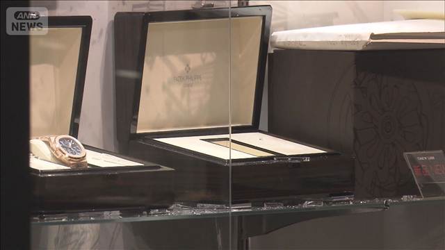 中野2億円時計窃盗事件　逃走後に「タクシーに乗った」