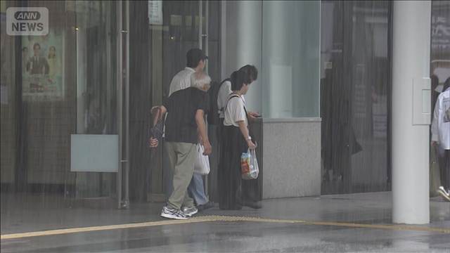 福井大雨　運休など交通機関に乱れ 観光客「移動手段ない」