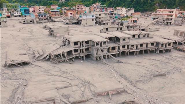 ネパールと中国土石流　発電所運営会社「言葉失っている」