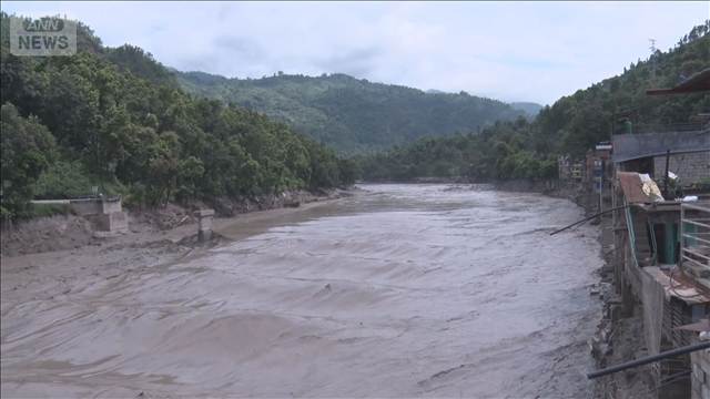 ネパール土石流　英研究者が分析 「当初はほぼ岩と氷だけ」